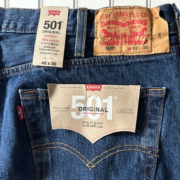 Levi's Other - LEVIS 501 classic men’s jeans. new with tag size 42x30